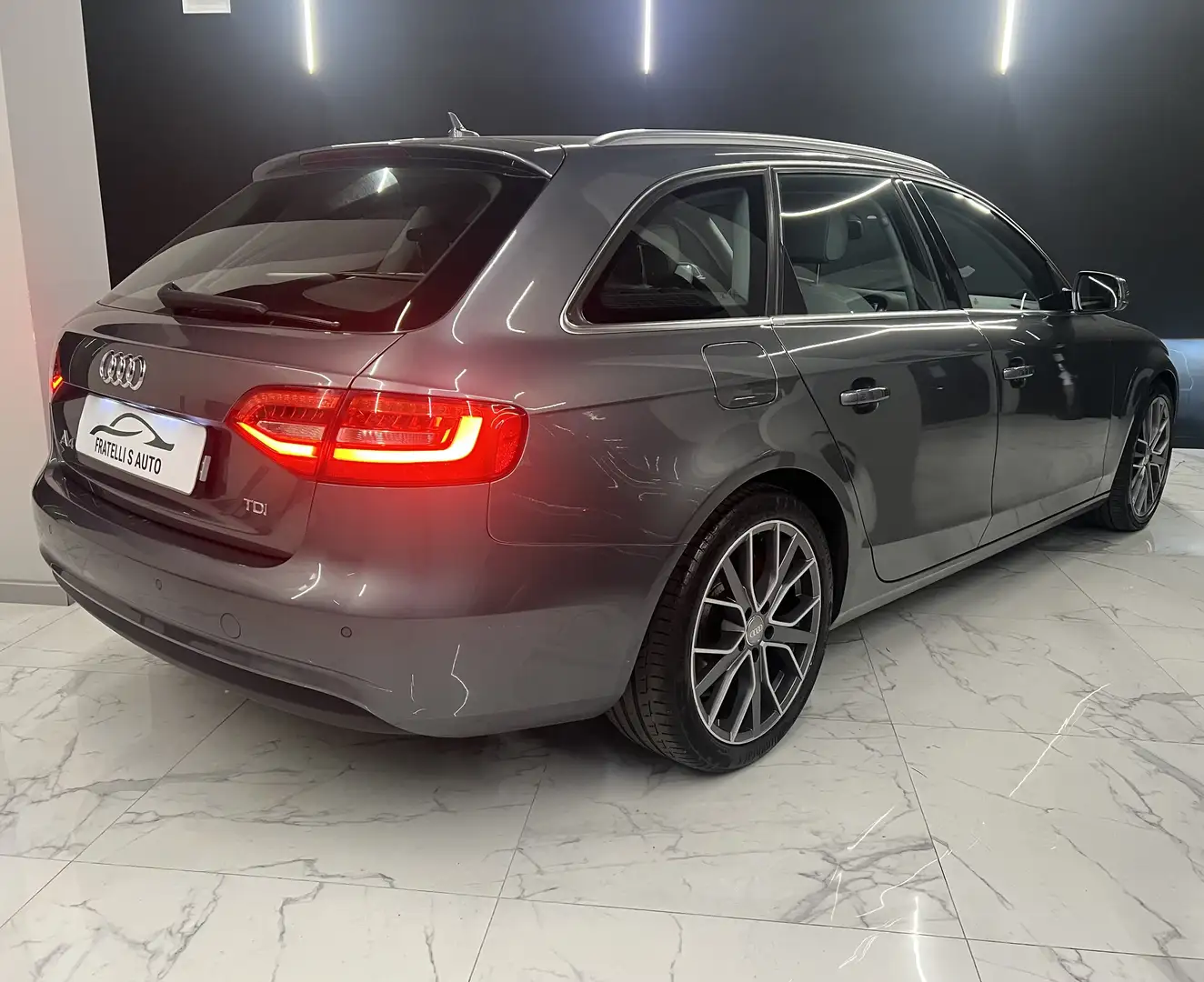 Audi A4 Avant 2.0 TDI Advanced 143CV Grigio - 2