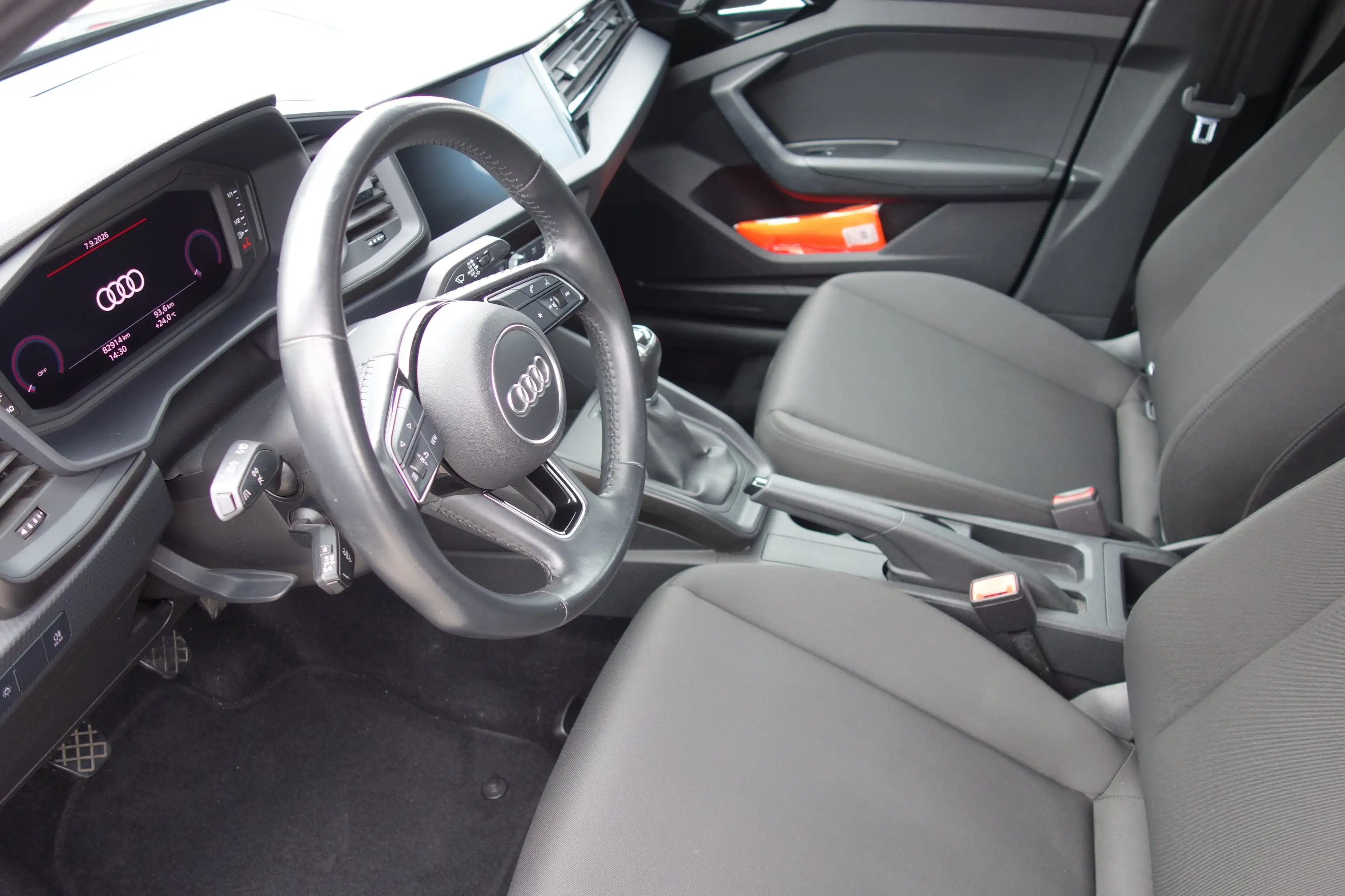 Audi A1 Sportback 30 TFSI advanced — photo 14