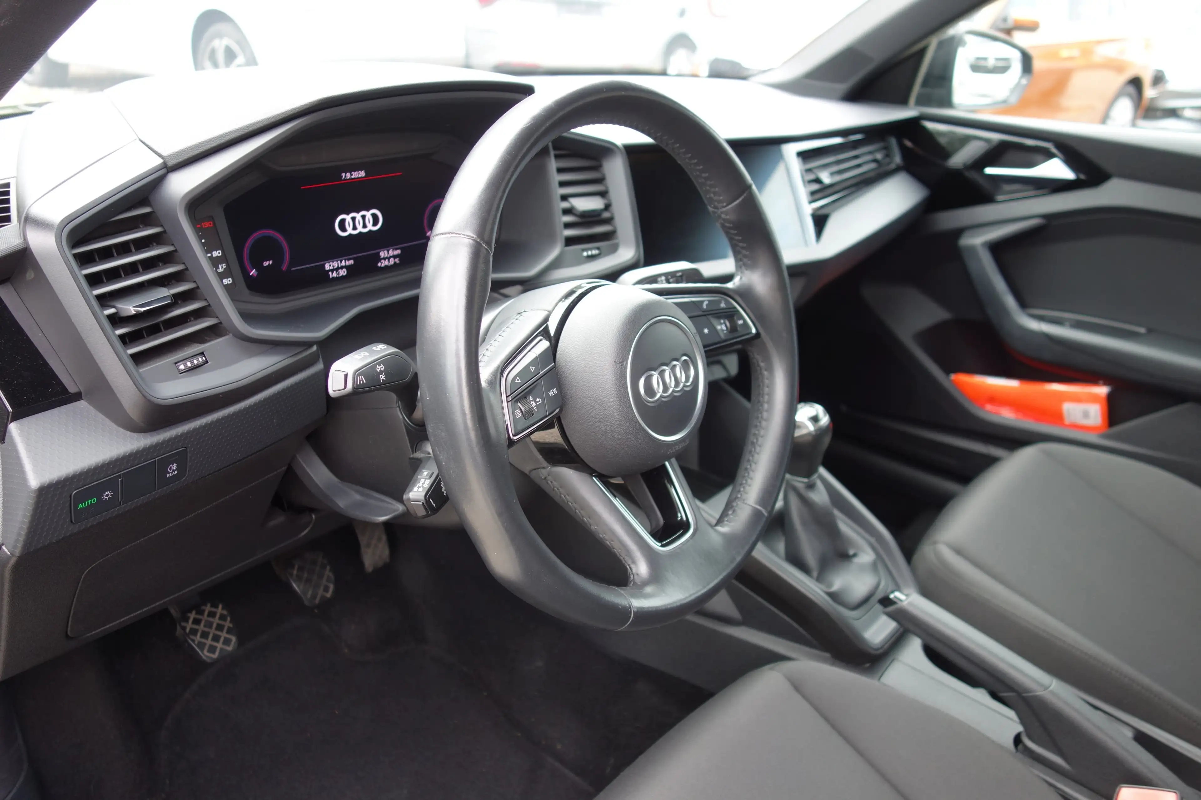 Audi A1 Sportback 30 TFSI advanced — photo 13