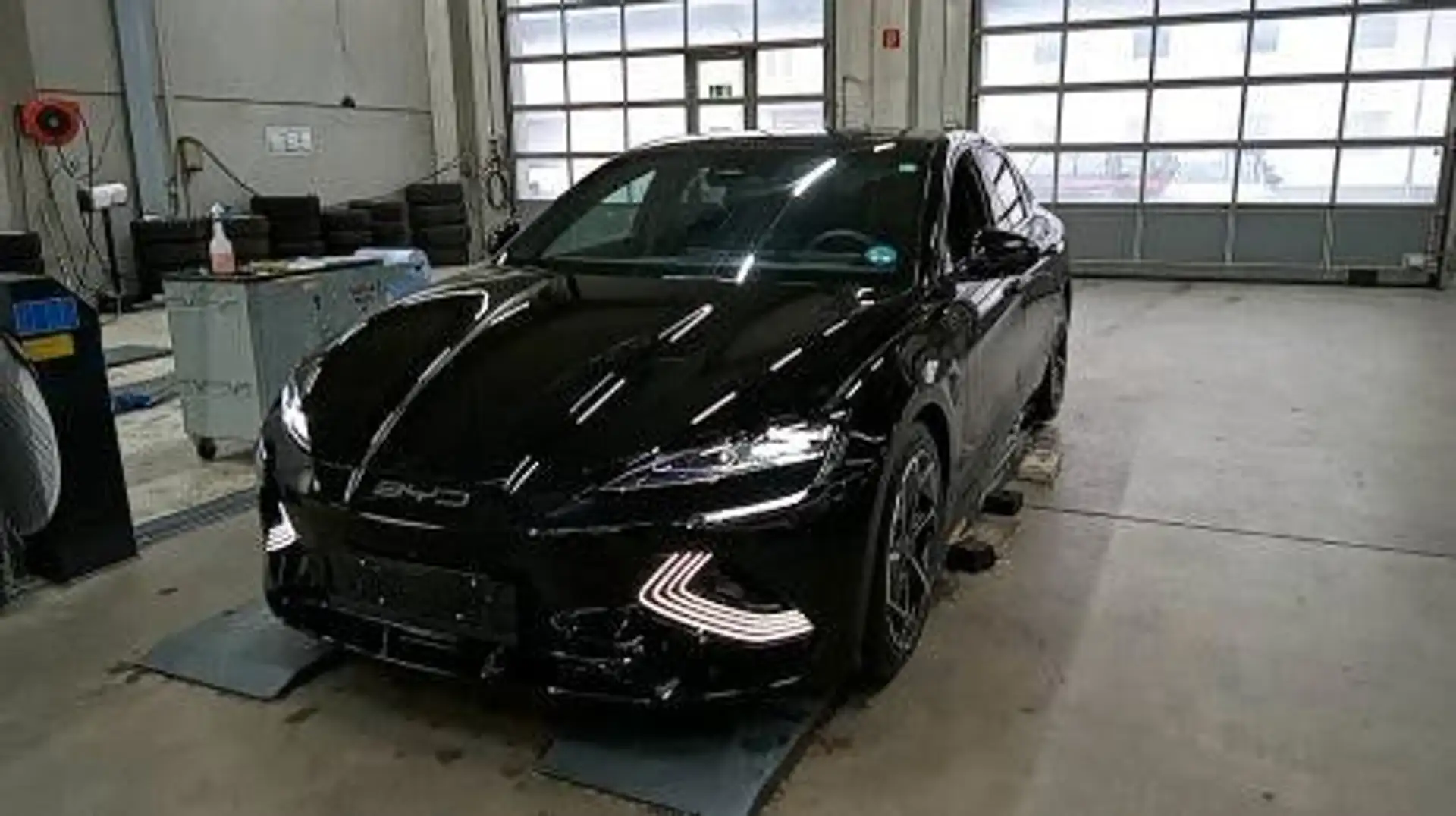 BYD Seal Seal EV Design RWD 82,5kWh Schwarz - 2