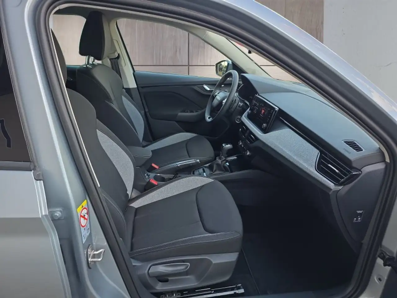 Skoda Kamiq Selection 1,0TSI DSG Kessy/Kamera/Temp/2-Z.Klimaau, миниатюра 16