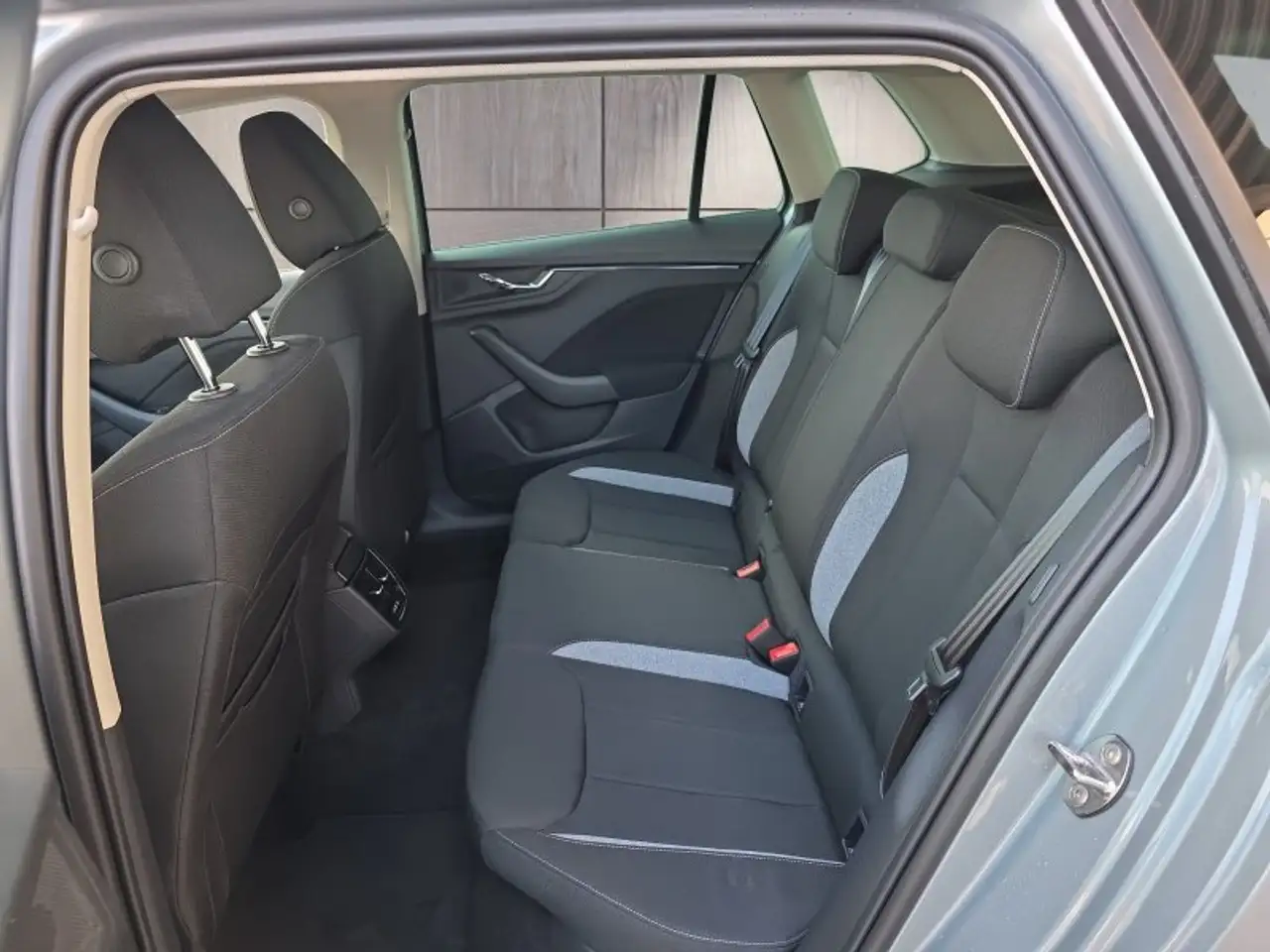 Skoda Kamiq Selection 1,0TSI DSG Kessy/Kamera/Temp/2-Z.Klimaau, миниатюра 14
