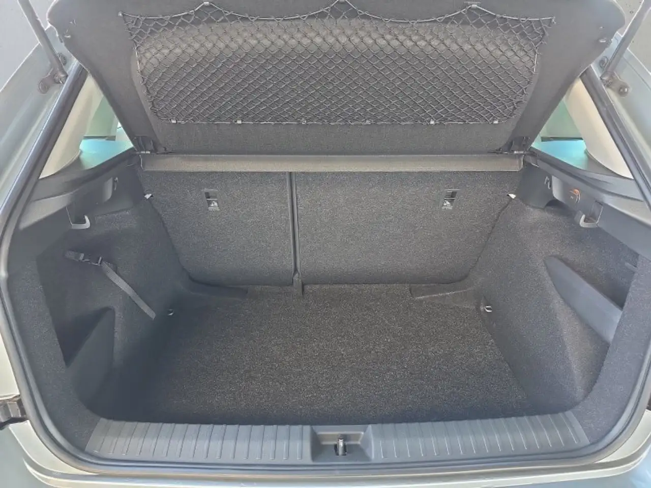 Skoda Kamiq Selection 1,0TSI DSG Kessy/Kamera/Temp/2-Z.Klimaau, миниатюра 17