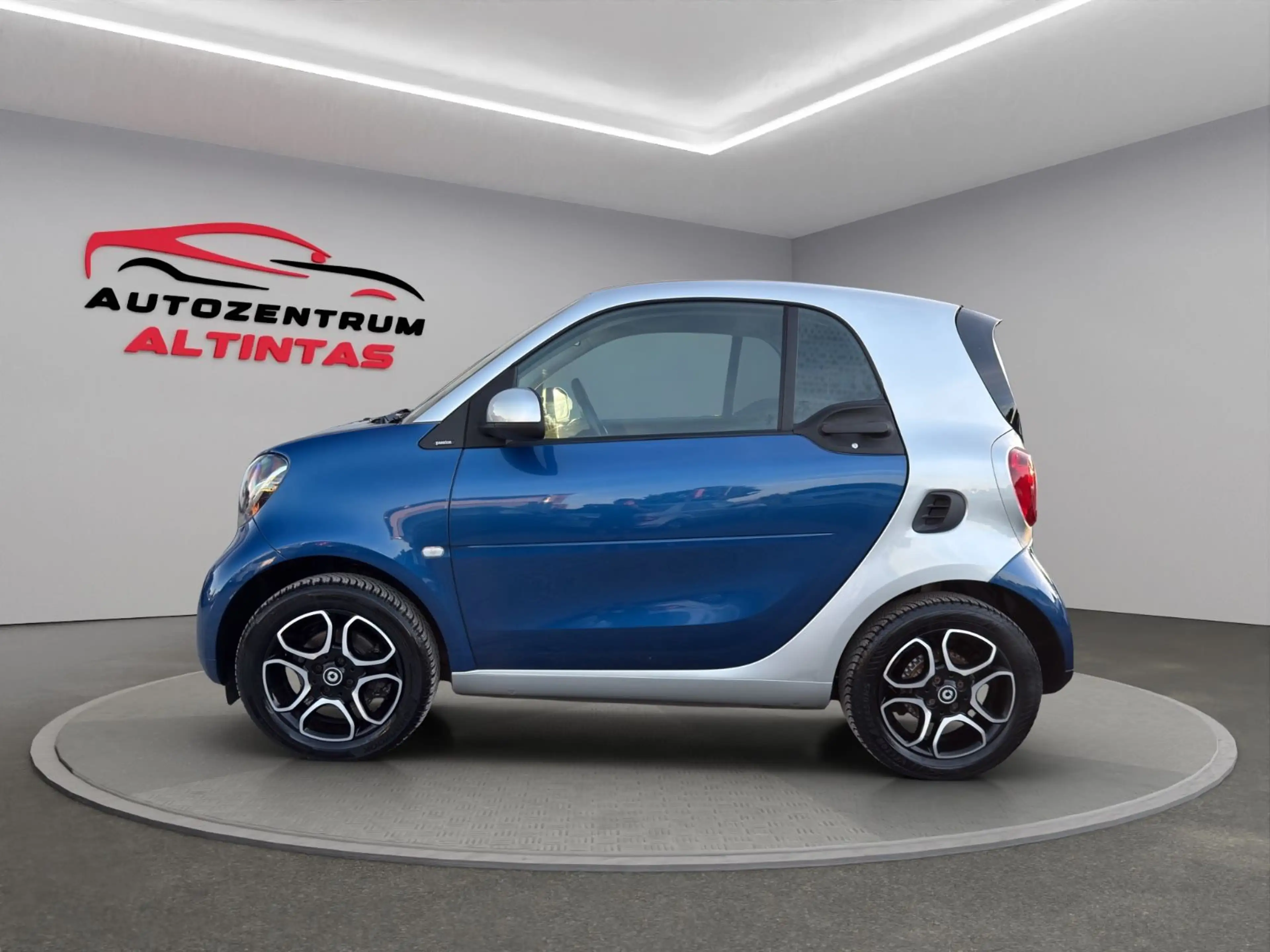 smart forTwo Coupe*AUTO.*KLIMAAUT*81TKM*NAVI*PANO*AHK* — photo 7