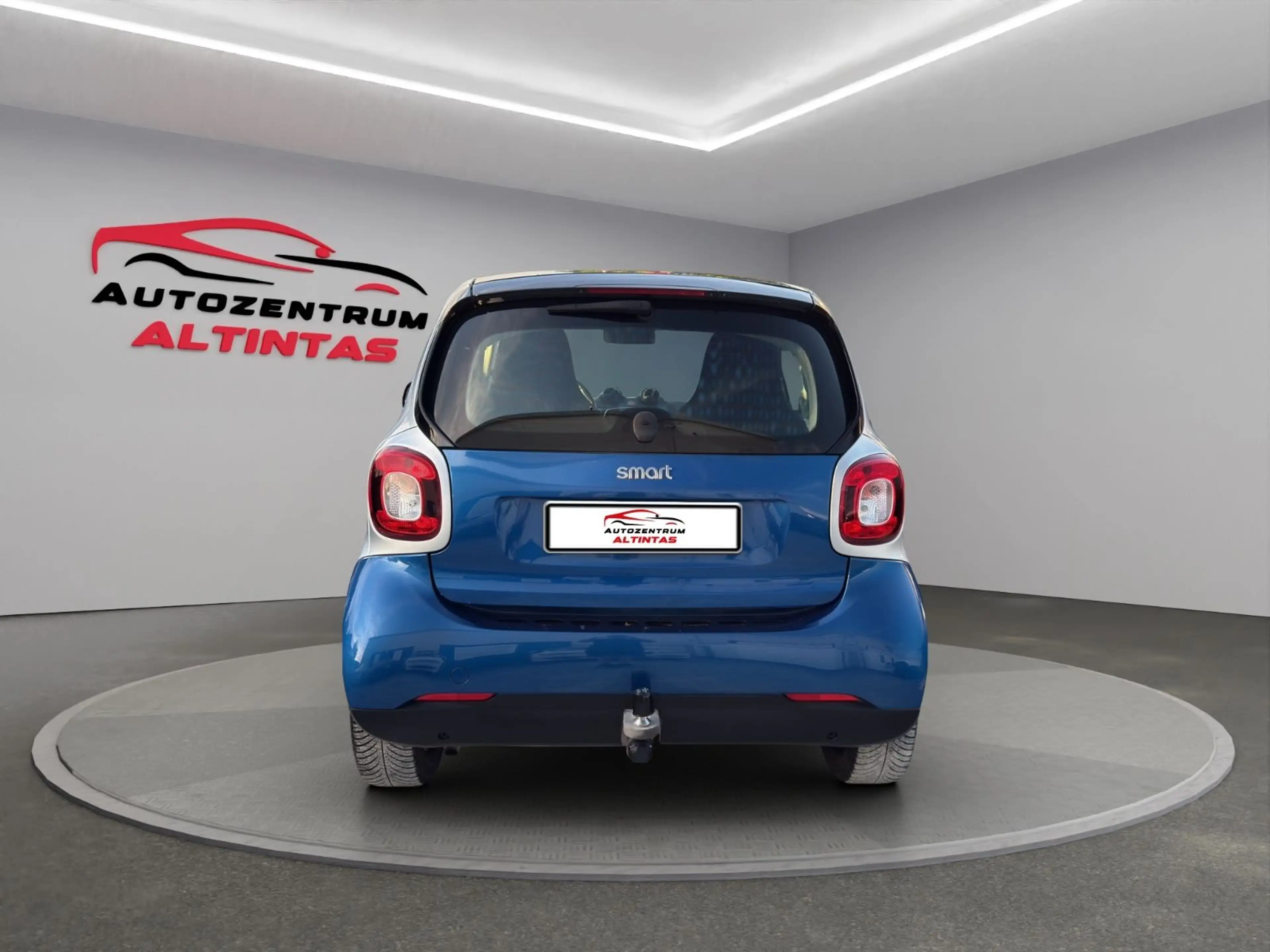 smart forTwo Coupe*AUTO.*KLIMAAUT*81TKM*NAVI*PANO*AHK* — photo 6