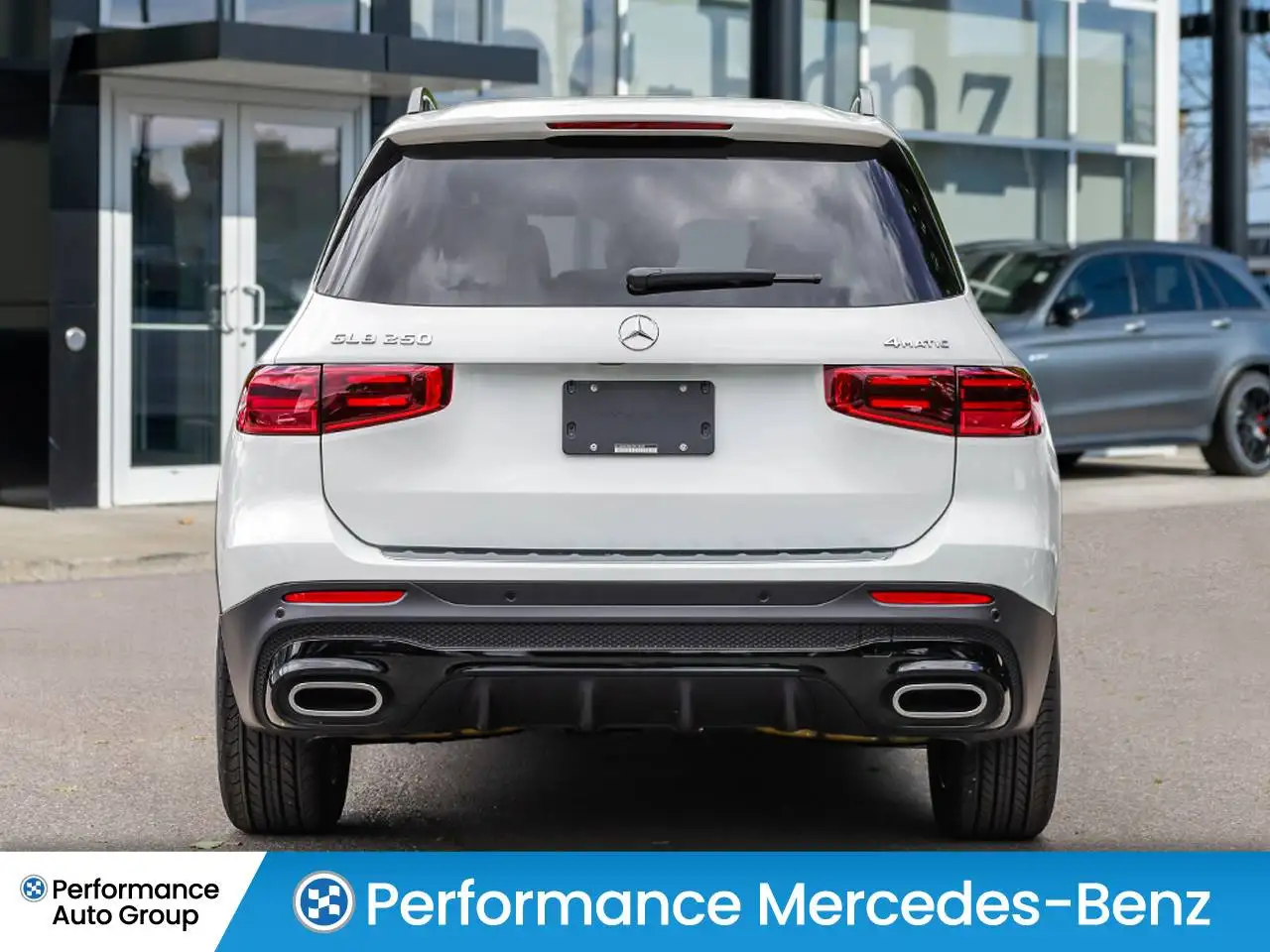 Mercedes-Benz GLB снимка Mercedes-Benz GLB