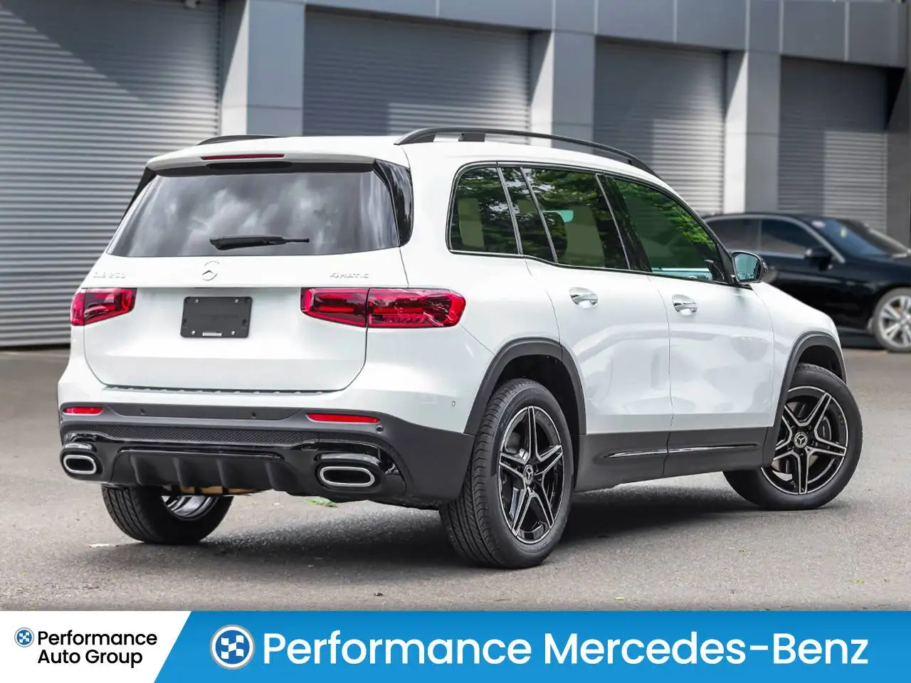Mercedes-Benz GLB снимка Mercedes-Benz GLB