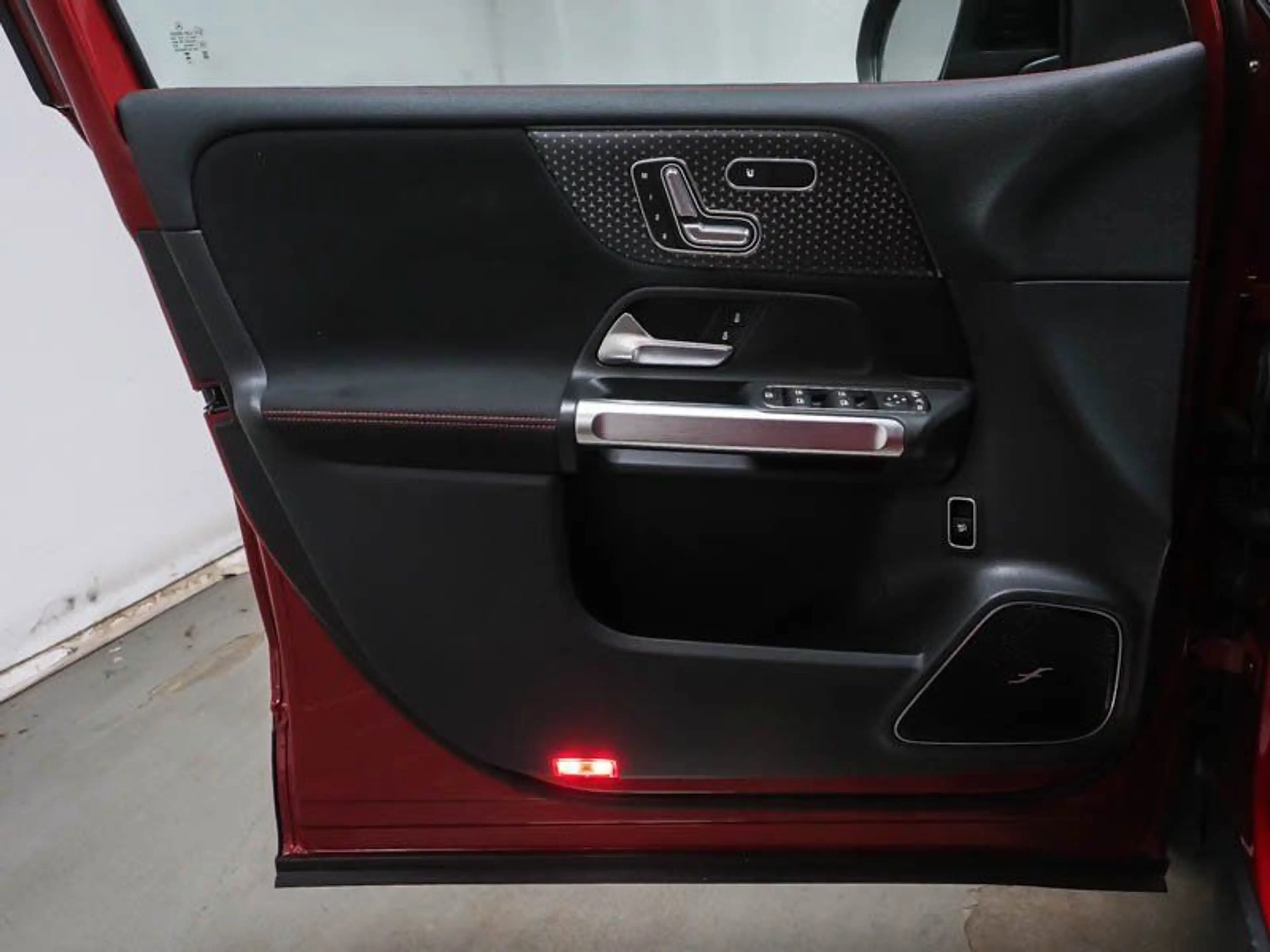 Mercedes-Benz EQB 250 AMG-ADVANCED+NIGHT MEMORY PANO FAP 360° — photo 10