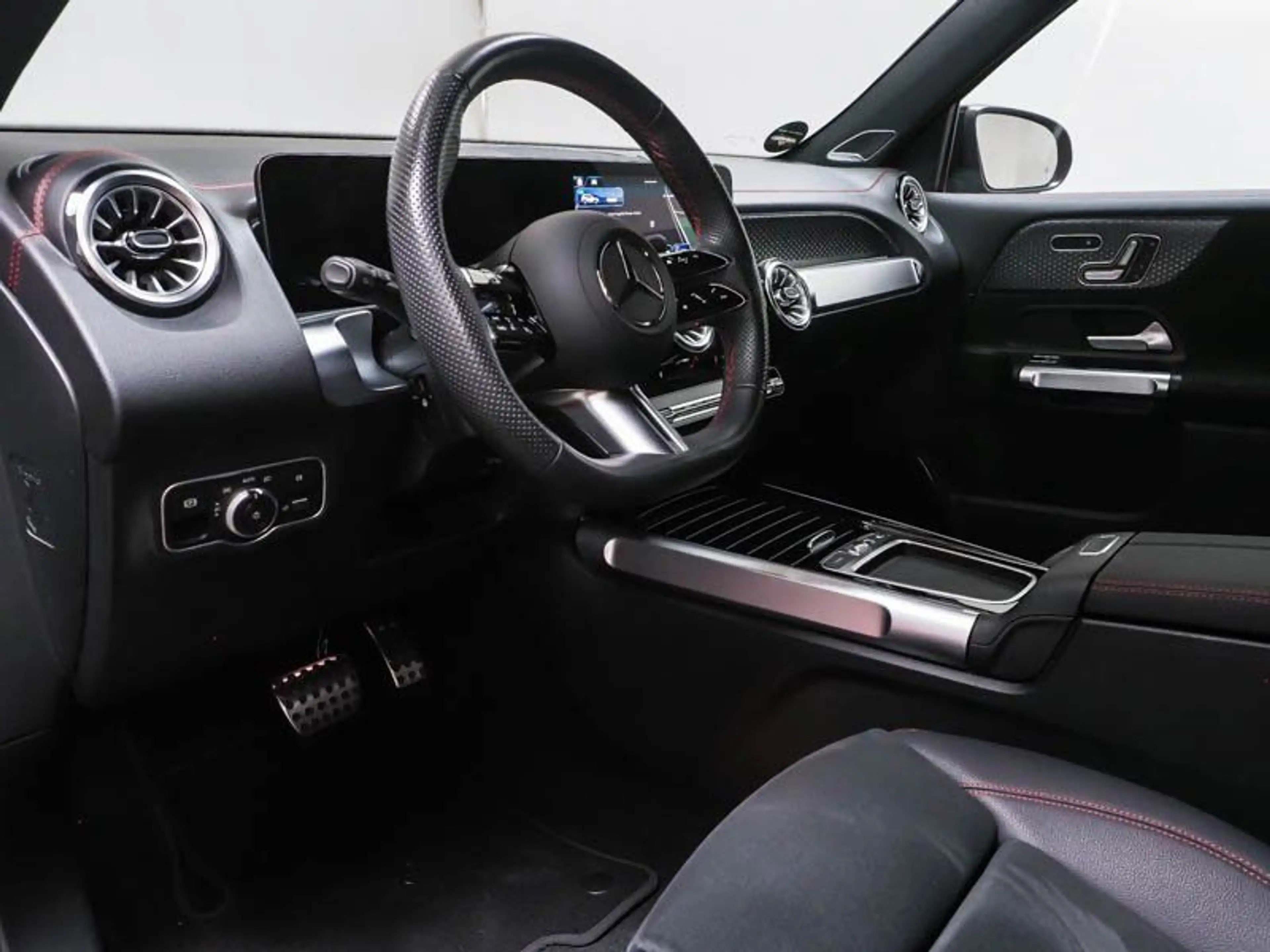 Mercedes-Benz EQB 250 AMG-ADVANCED+NIGHT MEMORY PANO FAP 360° — photo 6