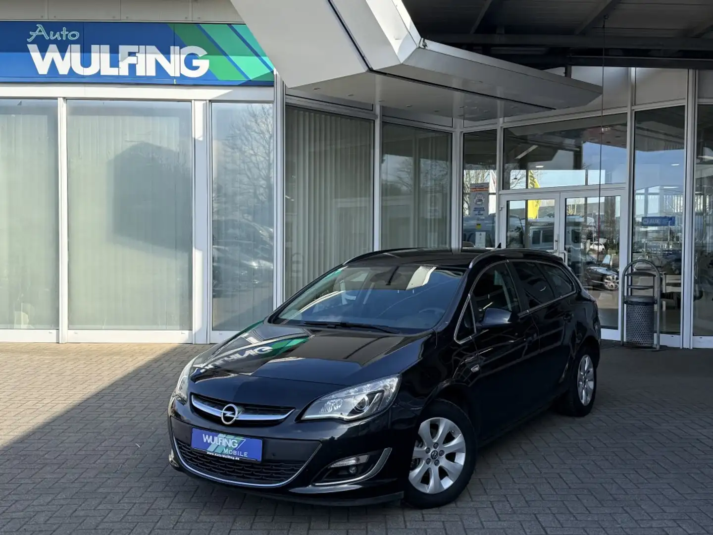 Opel Astra Caravan Exklusiv Xenon + Sitzhzg Schwarz - 1
