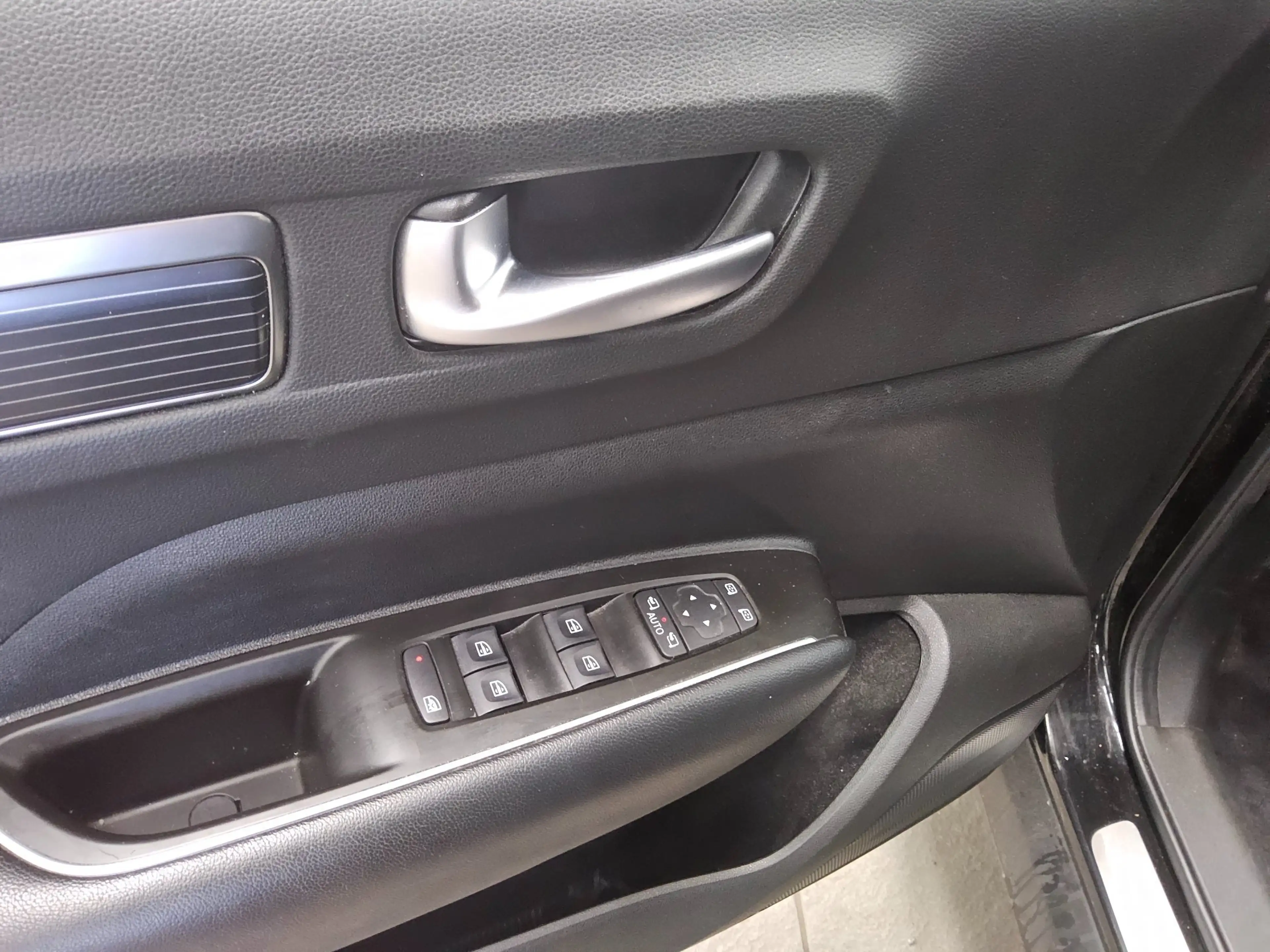 Renault Koleos 2.0 dCi Intens T-Leder Navi LED RfK Shz — photo 9