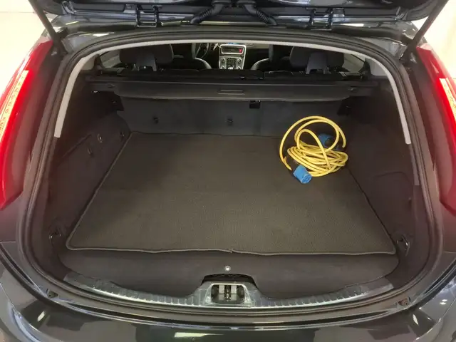Volvo V60 view 25