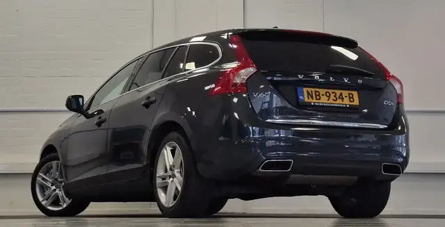 Volvo V60 view 6