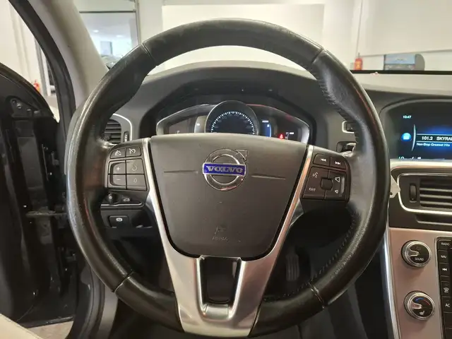 Volvo V60 view 14