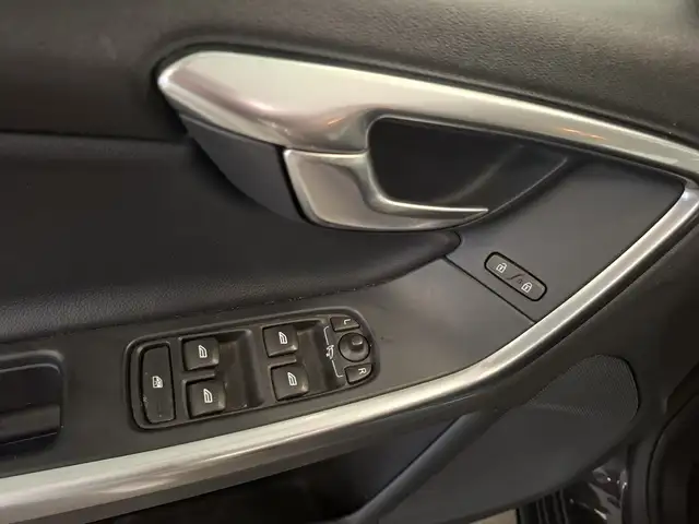 Volvo V60 view 11