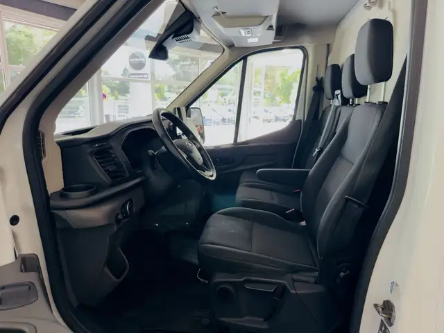 Ford Transit view 11