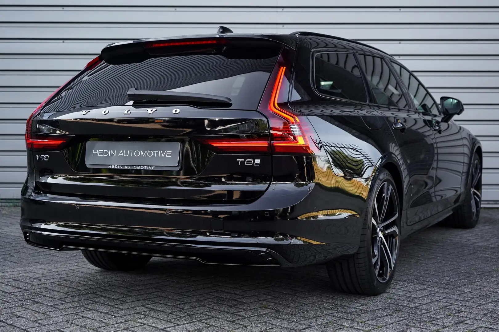 Volvo V90 2.0 T8 Plug-in hybrid AWD Ultra Executive Edition Noir - 2