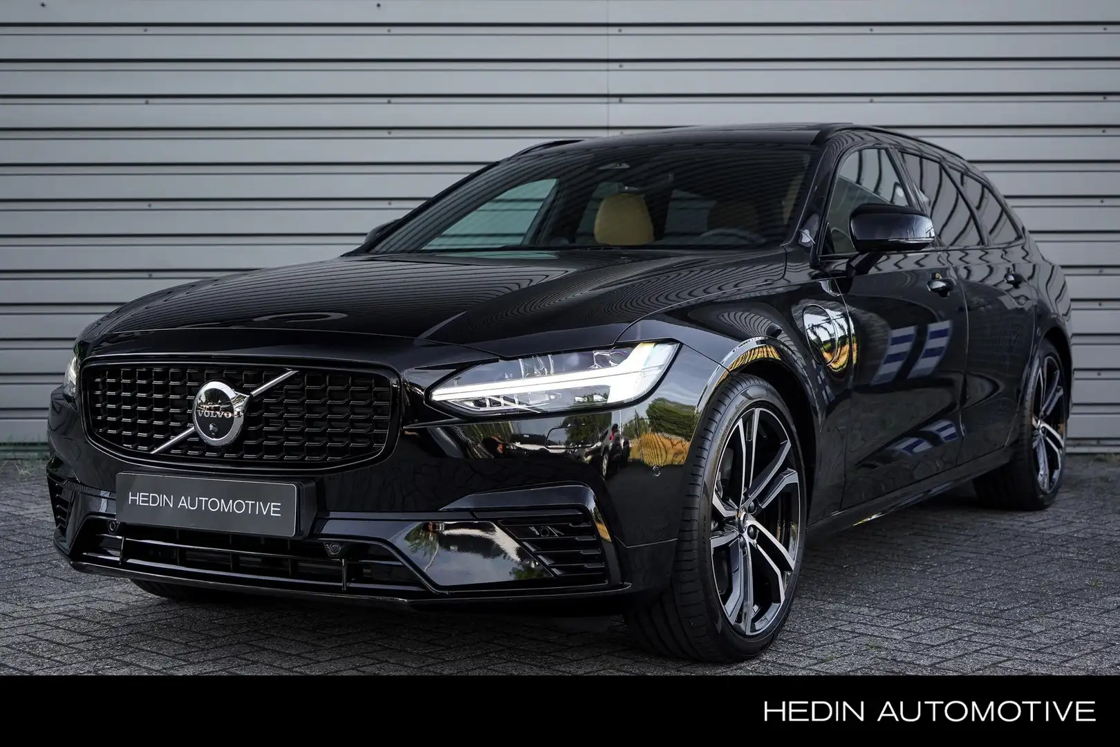 Volvo V90 2.0 T8 Plug-in hybrid AWD Ultra Executive Edition Noir - 1