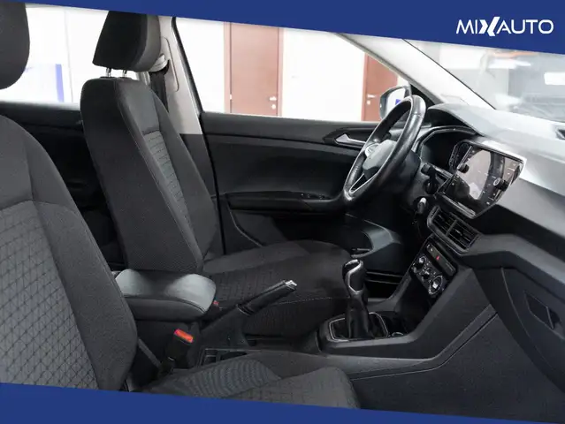 Volkswagen T-Cross view 14