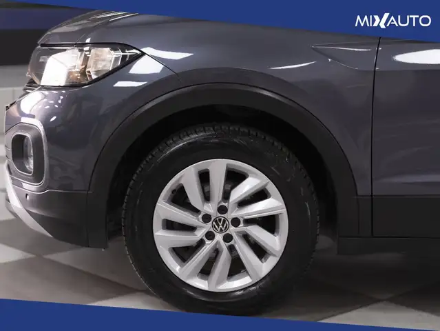 Volkswagen T-Cross view 8