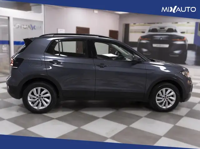 Volkswagen T-Cross view 6