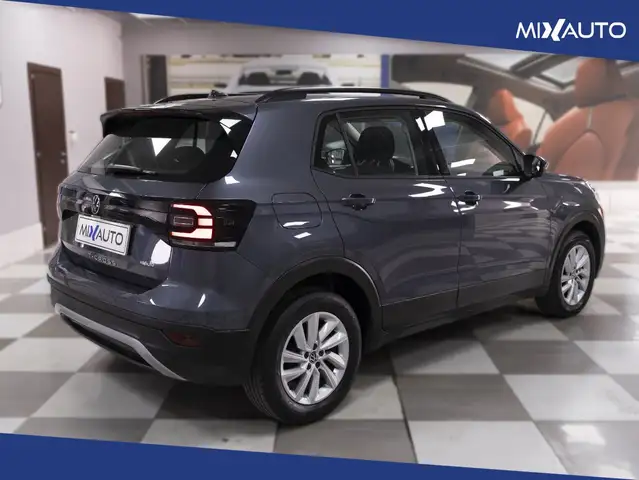Volkswagen T-Cross view 5