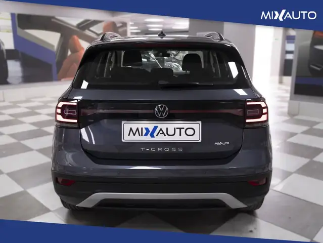 Volkswagen T-Cross view 4