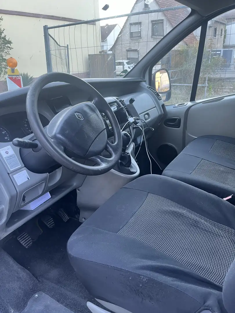 Renault Trafic 2.5 dCi FAP 150 L1H2 - 2