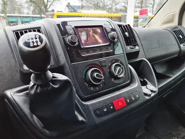 Peugeot Boxer view 13