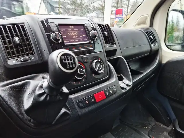 Peugeot Boxer view 12