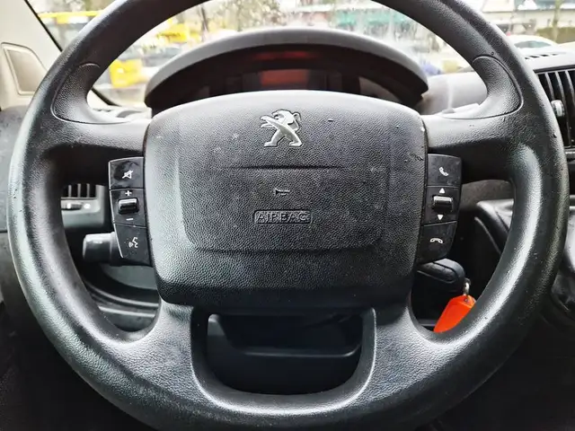 Peugeot Boxer view 10
