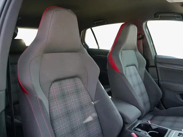Volkswagen Golf view 10