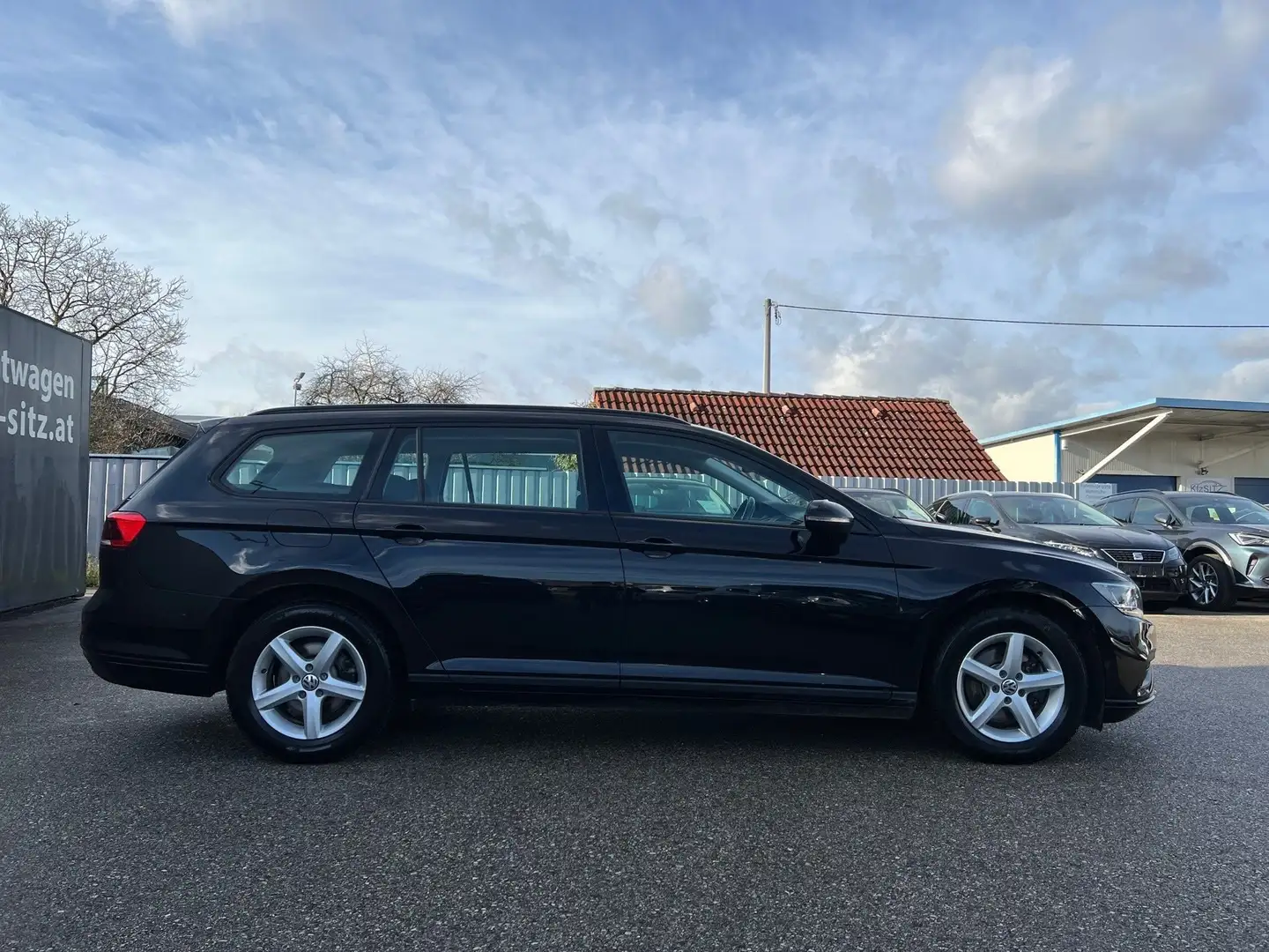 Volkswagen Passat Variant 2,0 TDI SCR DSG | AHK/RFK Schwarz - 2