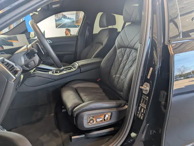 BMW X6 view 14