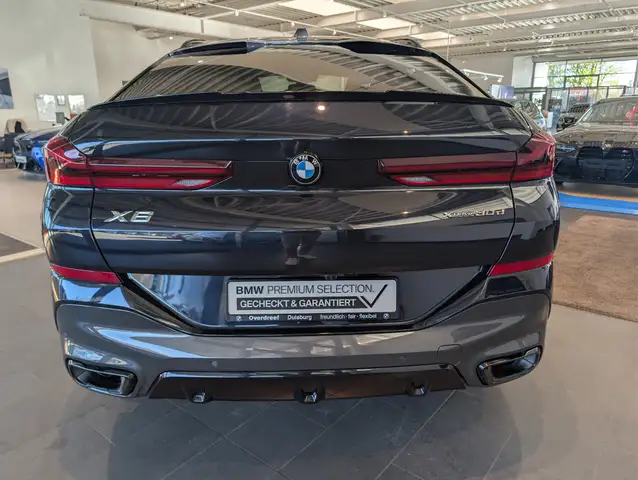 BMW X6 view 8