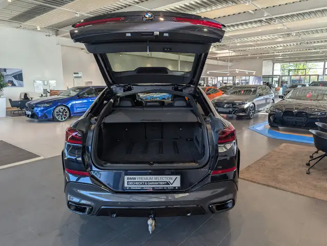 BMW X6 view 13