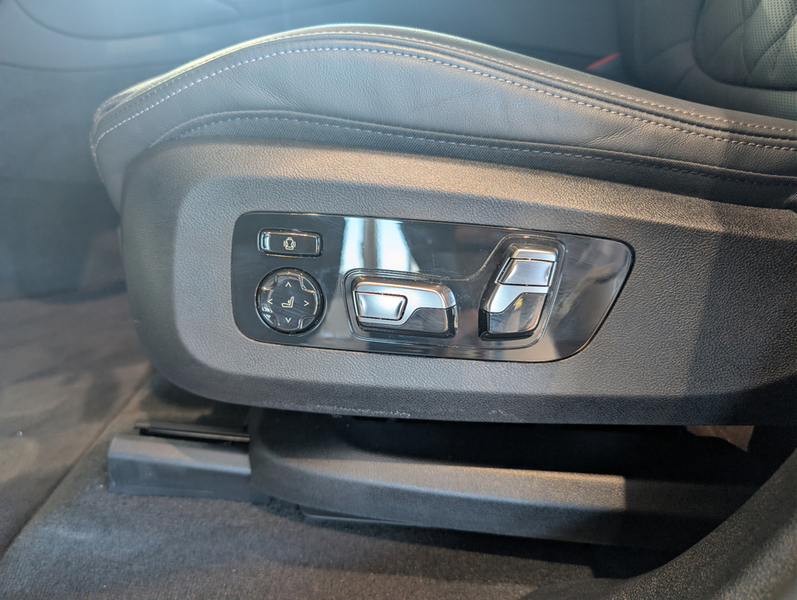 BMW X6 xDrive30d M Sport Navi Tempom.aktiv Panoramadach B — photo 15