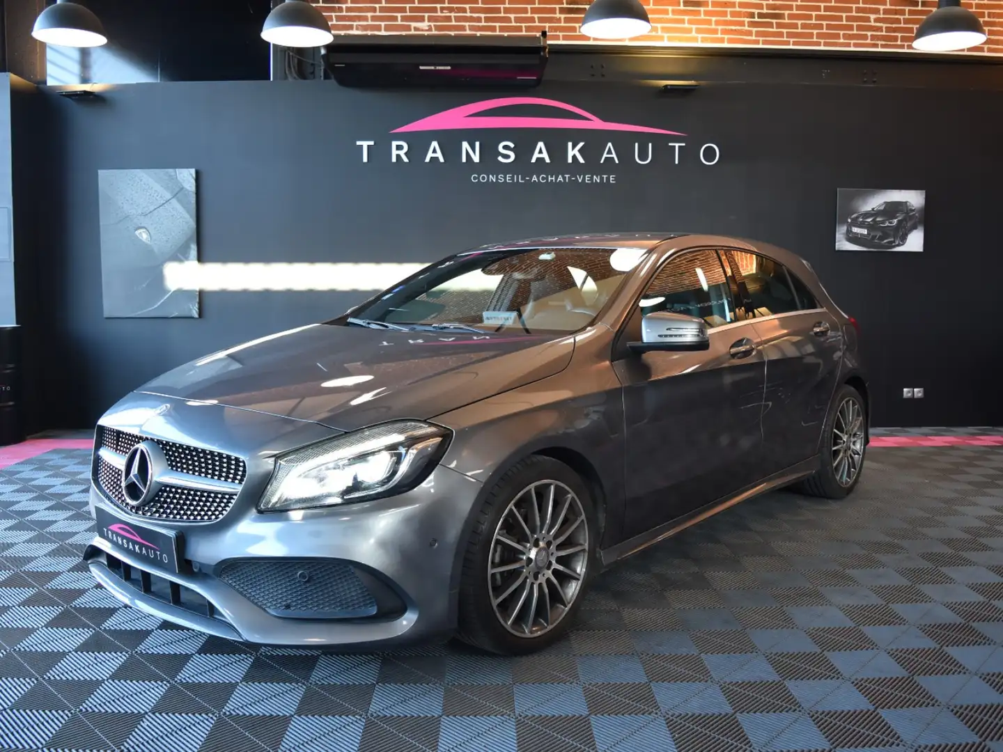 Mercedes-Benz A 200 Classe A 200 d 7G-DCT 4-Matic Fascination Gris - 1