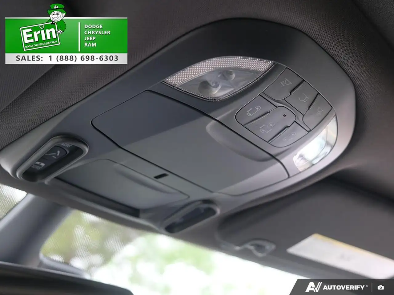 Chrysler Pacifica снимка Chrysler Pacifica