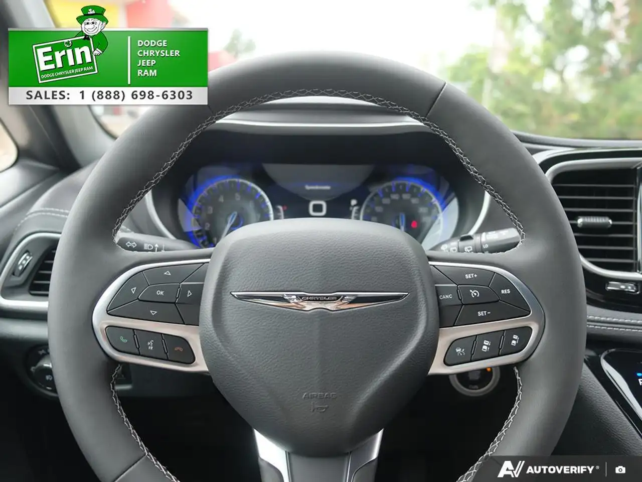 Chrysler Pacifica снимка Chrysler Pacifica