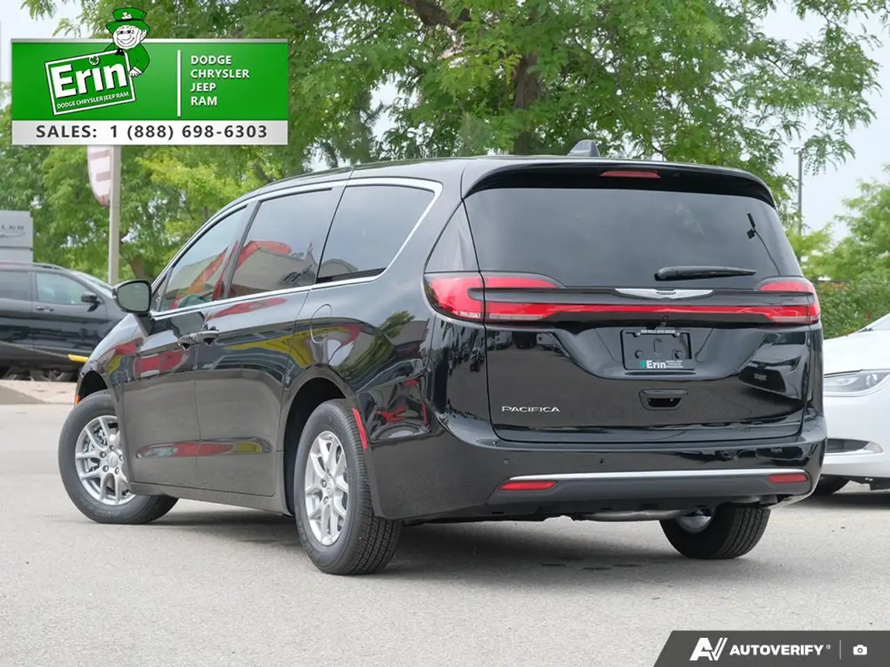 Chrysler Pacifica снимка Chrysler Pacifica