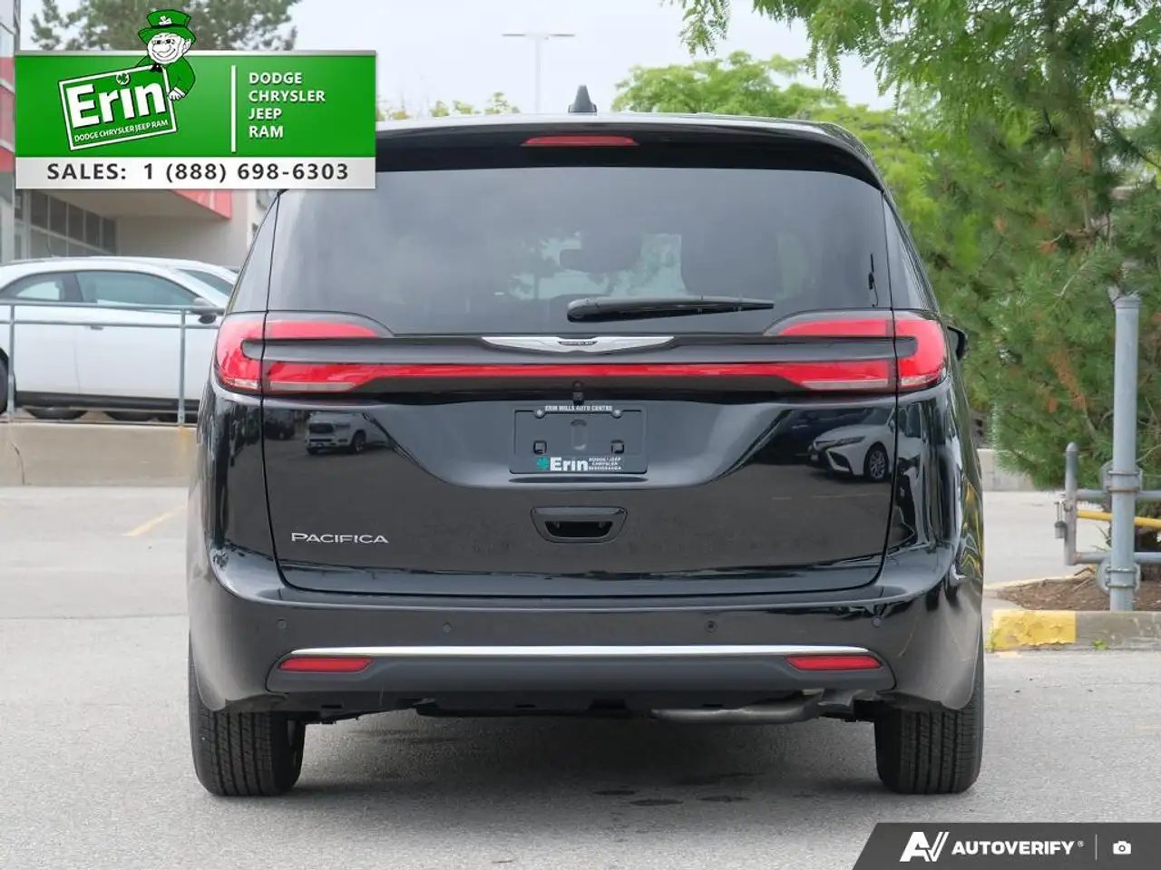 Chrysler Pacifica снимка Chrysler Pacifica