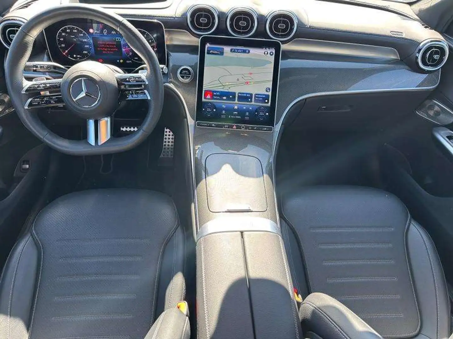 Mercedes-Benz GLC 300 4 MATIC AMG LINE Premium Plus Wit - 2