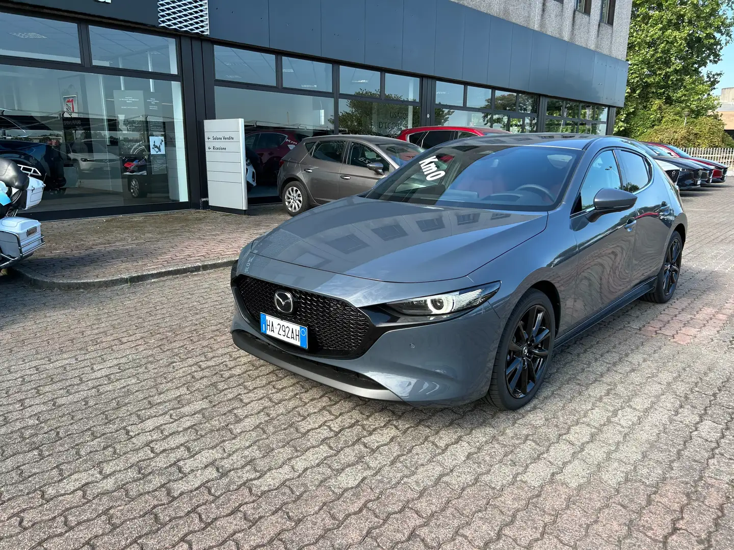 Mazda 3 3 IV 5 porte 5p 2.0 m-hybrid TAKUMI AT Grigio - 2