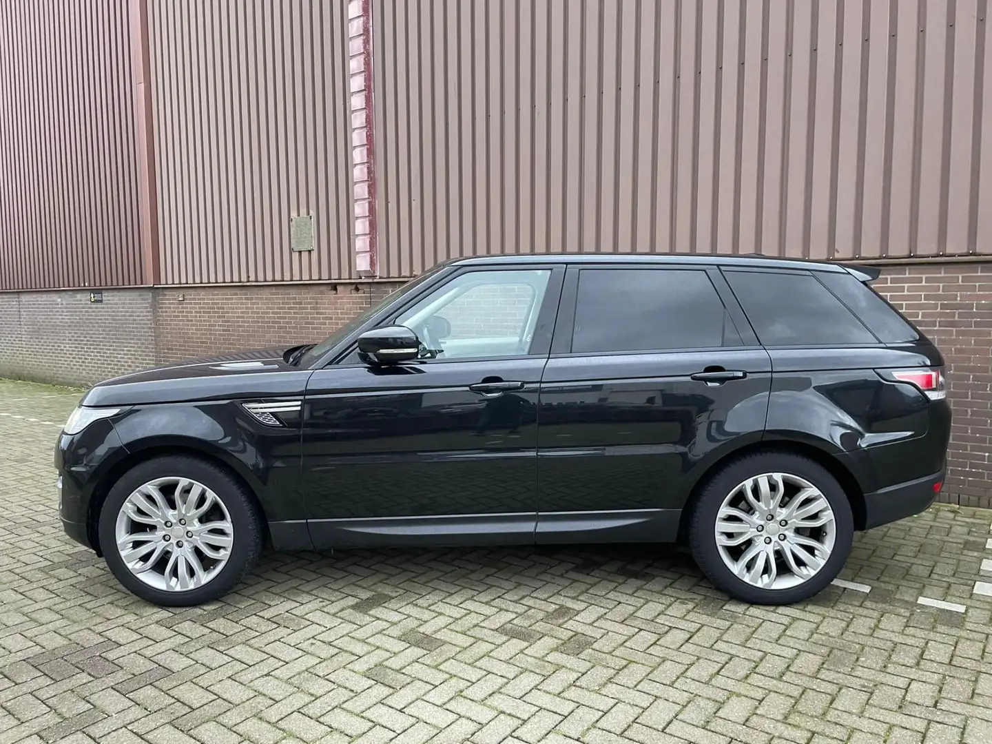 Land Rover Range Rover Sport 3.0 TDV6 HSE Dynamic Pano Cam Zwart - 2