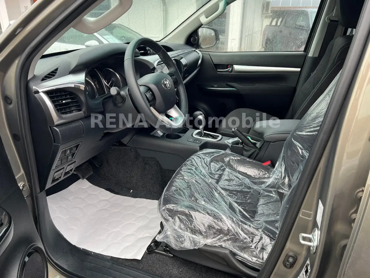 Toyota Hilux Comfort 2.8 DOKA *APP*DAB*ACC*SHZ*2026* 9