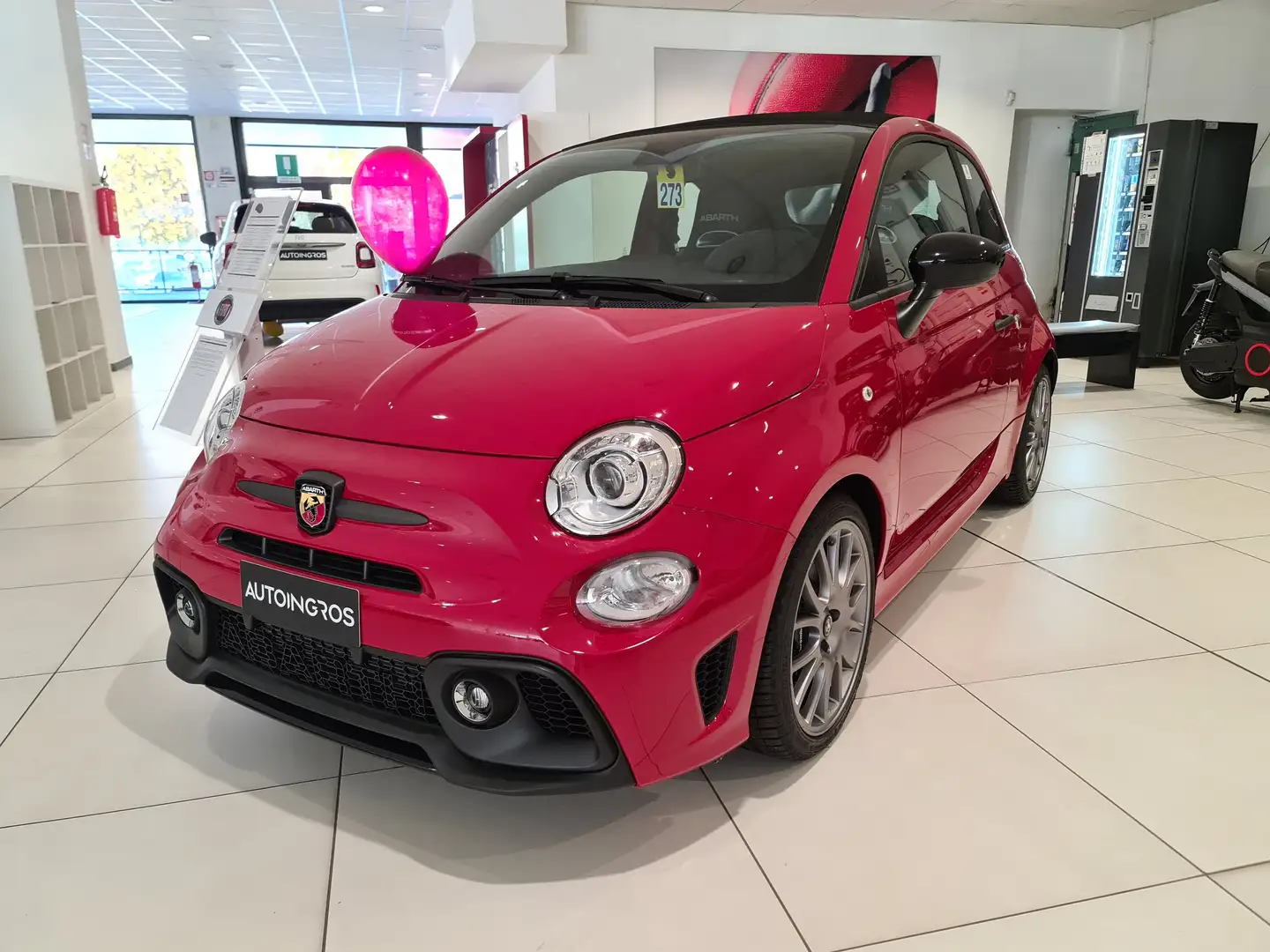 Abarth 695C 1.4 t-jet Turismo 180cv Czerwony - 1