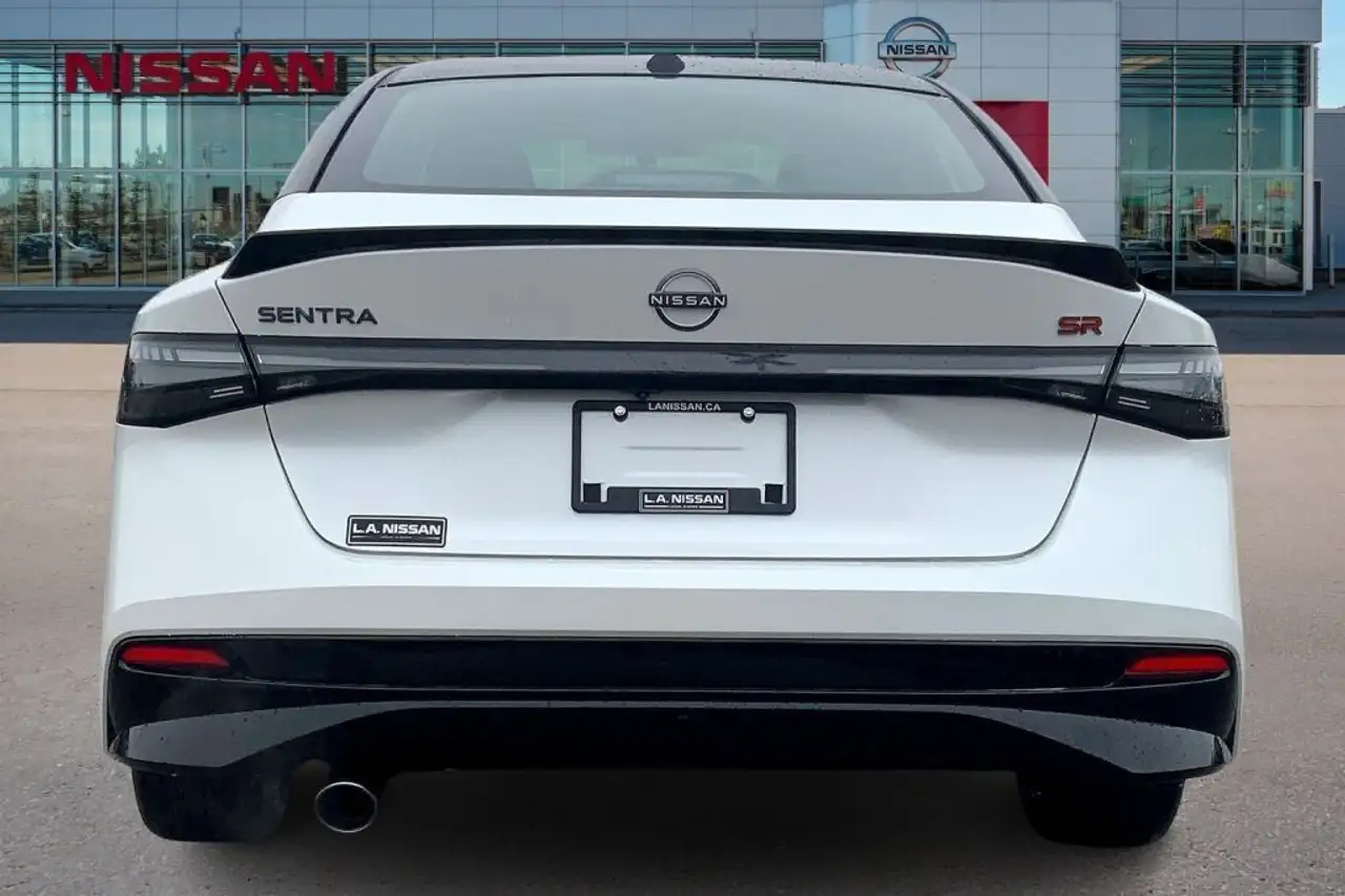 Nissan Sentra снимка Nissan Sentra
