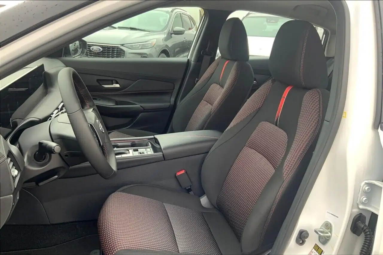 Nissan Sentra снимка Nissan Sentra