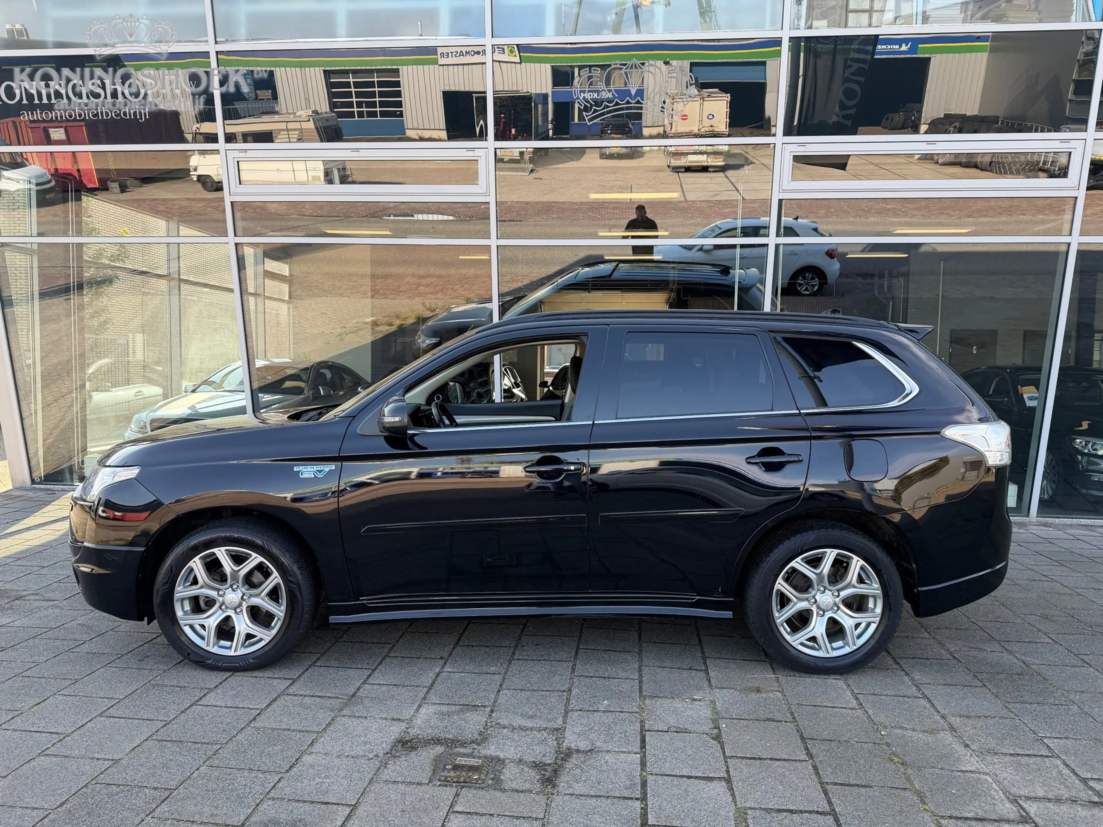 Mitsubishi Outlander 2.0 PHEV Instyle+ — photo 15